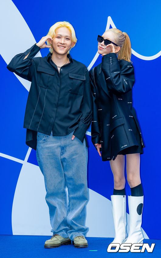 [OSEN=민경훈 기자] 7일 서울 중구 동대문디자인플라자(DDP)에서 ‘2026 S/S 서울패션위크’ 포토월 행사가 열렸다.‘2026 S/S 서울패션위크’는 동대문디자인플라자(DDP) 등 서울 전역에서 7일까지 펼쳐진다.벤 블리스(최환희)와 모델 겸 인플루언서 최준희가 포토타임을 갖고 있다. 2025.09.07 / rumi@osen.co.kr