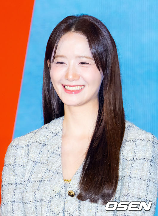 [OSEN=민경훈 기자]  19일 오후 서울 신도림 디큐브시티 내 더 세인트에서 tvN새 토일드라마‘폭군의 셰프’(연출 장태유) 제작발표회가 진행됐다.오는 23일 첫 방송 예정인 ‘폭군의 셰프’는 최고의 순간 과거로 타임슬립한 셰프(임윤아)가 최악의 폭군이자 절대 미각의 소유자인 왕을 만나며 벌어지는 서바이벌 판타지 로맨틱코미디 드라마이다.배우 임윤아가 포즈를 취하고 있다. 2025.08.19 /rumi@osen.co.kr
