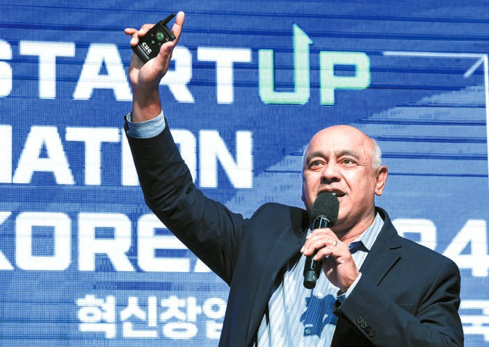 ‘2024 혁신창업국가 대한민국 국제심포지엄’이 지난해 9월 서울대 관악캠퍼스에서 열렸다. 이날 오후 글로벌 벤처캐피털 sosv의 모한 아이어 대표 파트너가 기조 강연을 하고 있다. 김경록 기자