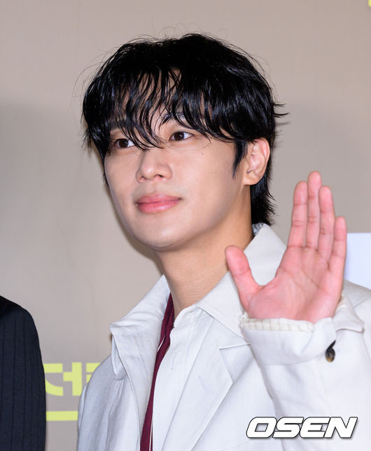 [OSEN=이대선 기자] 5일 서울 송파구 롯데시네마 월드타워점에서 영화 '전력질주' VIP 시사회가 열렸다. 배우 이신영이 포토타임을 가지고 있다. 2025.09.05 /sunday@osen.co.kr