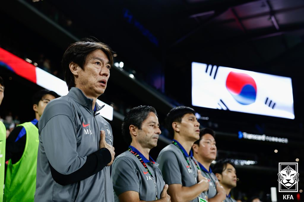 홍명보(왼쪽) 한국축구대표팀 감독. [사진 대한축구협회]