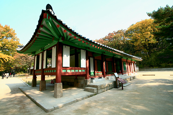 서울 종로구 종묘 망묘루 전경. 중앙포토