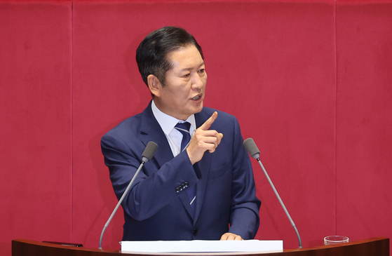 정청래 더불어민주당 대표가 9일 제429회 국회(정기회) 제2차 본회의에서 교섭단체 대표 연설을 하고 있다. 연합뉴스