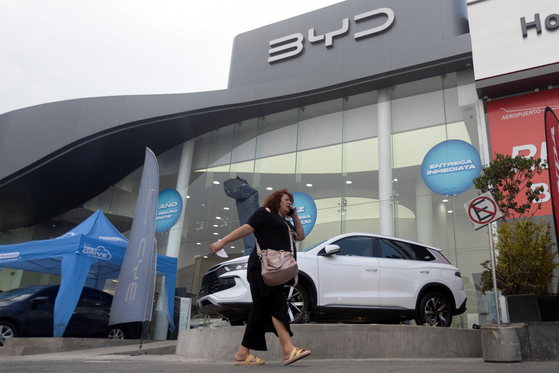 멕시코 멕시코시티에 자리한 중국 자동차 브랜드 BYD 매장. 로이터=연합뉴스