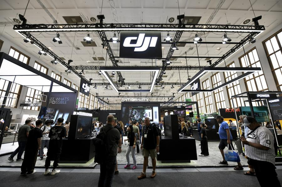 9월 5일 독일 '베를린 국제가전박람회'에서 촬영된 DJI(大疆·다장) 전시 구역. 신화통신