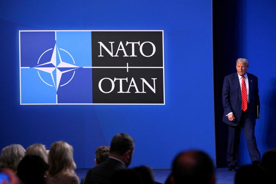 트럼프 지난 6월 25일 네덜란드 헤이그에서 열린 북대서양조약기구(NATO) 정상회의 기자회견에 참석하고 있다. AFP=연합뉴스
