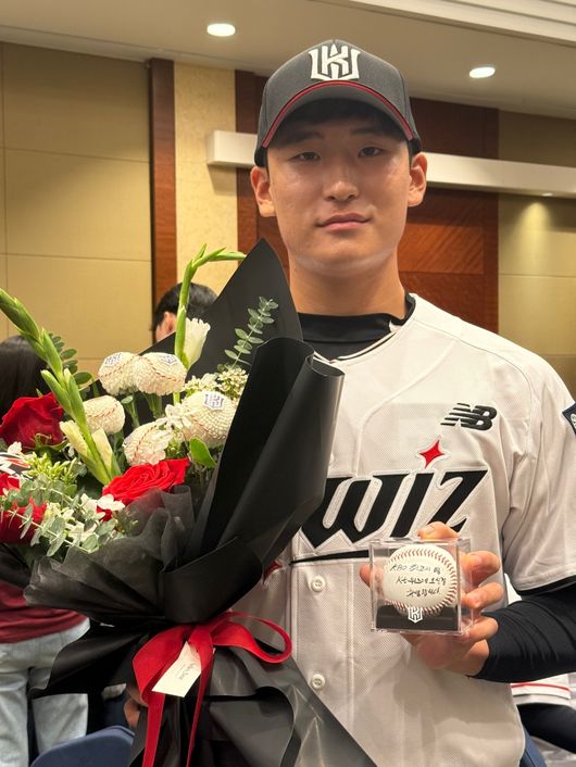 KT 위즈 제공