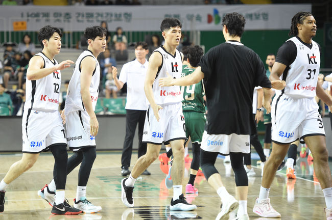 [사진] KT 선수단 / KBL
