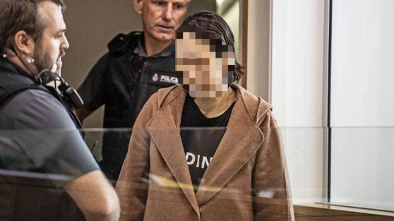 뉴질랜드 법원이 19일(현지시간) ‘가방 속 아동 시신’ 사건 피고 한국계 뉴질랜드인 이모씨의 신상을 공개했다. 사진 Stuff 홈페이지 캡처