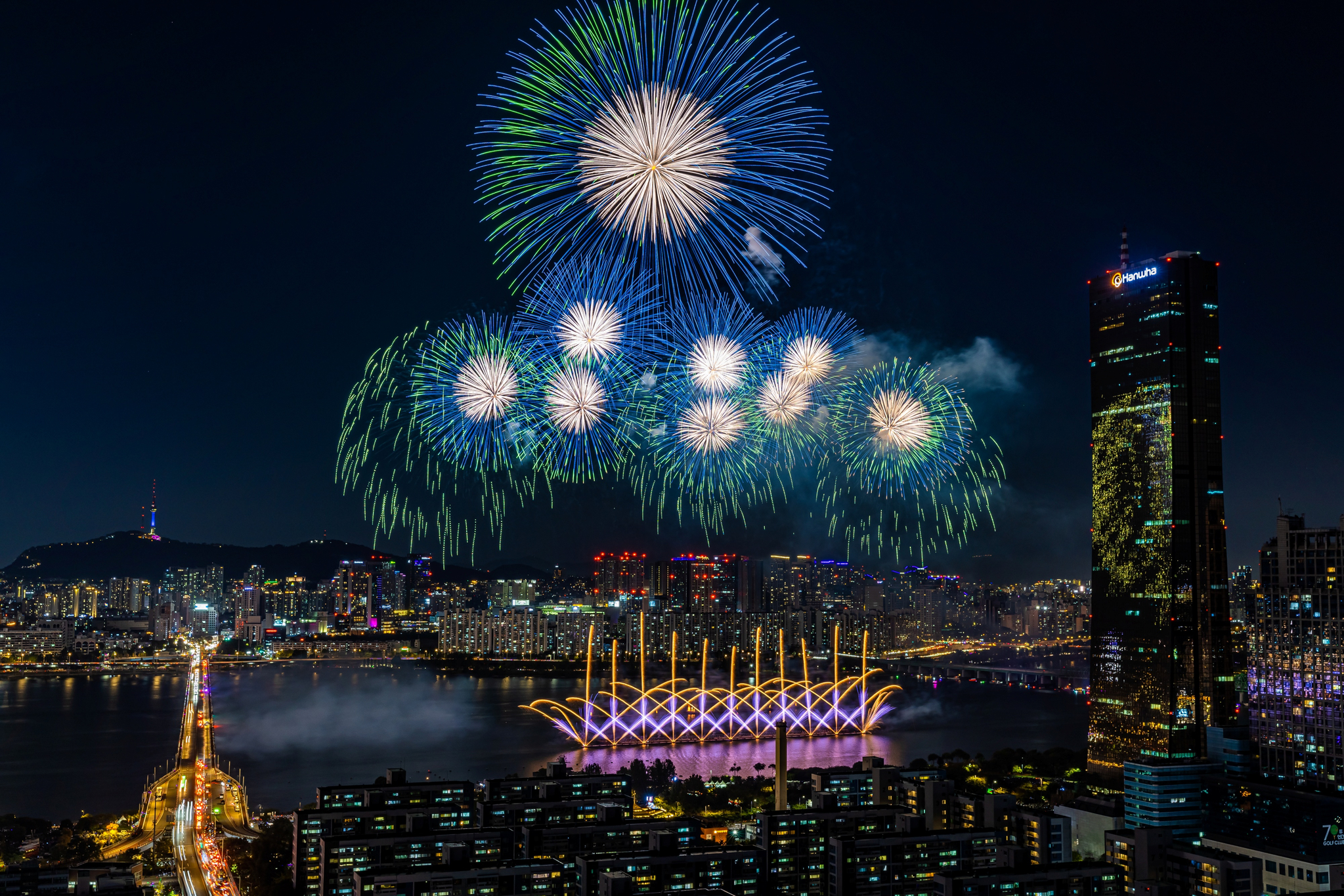 ▲2024년 한화와 함께하는 서울세계불꽃축제에서 선보인 ㈜한화의 불꽃