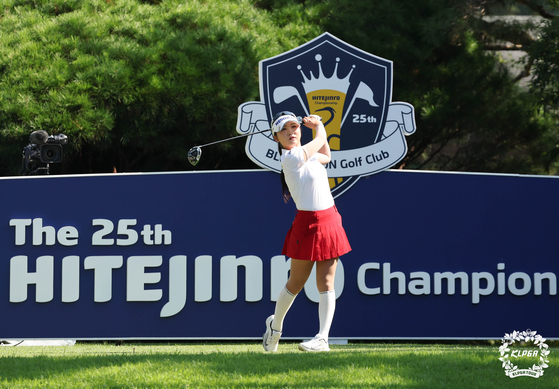 티샷하는 이예원. 사진 KLPGA