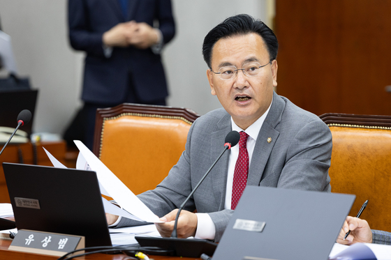유상범 국민의힘 원내운영수석부대표가 24일 서울 여의도 국회에서 열린 제429회 국회(정기회) 국회운영위원회 제2차 전체회의에서 의사진행 발언을 하고 있다. 뉴스1