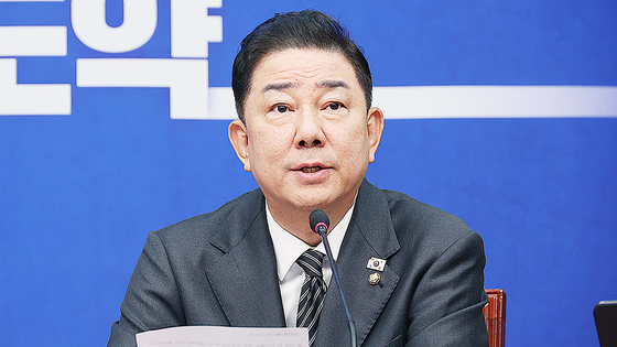  김병기 더불어민주당 원내대표가 29일 서울 여의도 국회에서 열린 최고위원회의에서 발언하고 있다. 연합뉴스