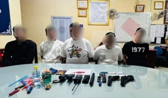 캄보디아 프놈펜에서 50대 한국인 남성을 납치한 중국인 4명과 캄보디아인 1명이 경찰에 붙잡혔다. 사진 캄보디아경찰=연합뉴스TV