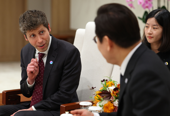 오픈AI 샘 올트먼 대표가 1일 용산 대통령실에서 이재명 대통령 접견 중 발언하고 있다. 사진 연합뉴스
