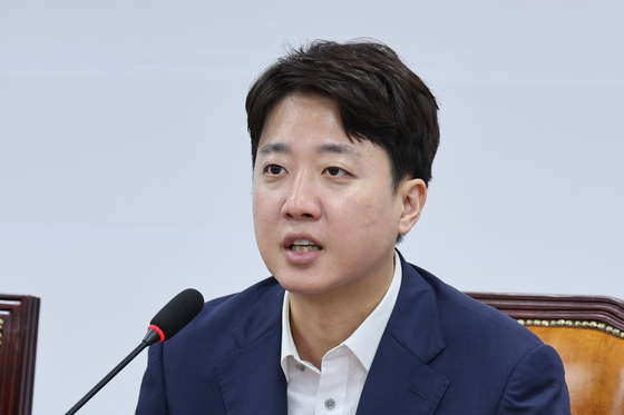 이준석 개혁신당 대표가 지난달 22일 서울 여의도 국회에서 열린 최고위원회의에서 발언하고 있다. 뉴스1