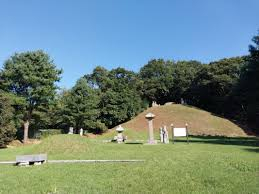 경안군(위)· 임창군(중간) 묘역. 서삼릉 내. 경안군묘는 분성군 부인 허씨와 합장묘다. [사진 국가유산청 국가유산포털]