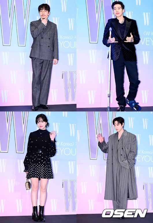 [OSEN=지형준 기자] 15일 서울 종로구 당주동 포시즌스 호텔 서울에서 더블유 코리아 제20회 유방암 인식 향상 캠페인 자선 포토 행사가 열렸다.이날 TXT 수빈, 고수, 고현정, 공명, 그레이, 김민하, 김세정, 김영광, 김영대, 김지석, 노상현, 노정의, 덱스, 르세라핌(채원, 카즈하), 몬스타엑스(형원, 셔누), 문소리, 바밍타이거, 박규영, 박은빈, 박재범, 방탄소년단 RM, 제이홉, 뷔, 변우석, 수현, 스트레이키즈(방찬, 승민), 아이들(미연, 민니, 소연, 슈화, 우기), 아이브 레이, 안유진, 장원영, 아일릿(윤아, 모카, 민주, 원희, 이로하), 에스파(카리나, 윈터, 지젤, 닝닝), 엔믹스(해원, 설윤), 엔하이픈(성훈, 제이크), 엔하이픈(정원), 엘리스, 올데이프로젝트(애니, 타잔, 베일리, 영서, 우찬), 우원재, 원지안, 이동휘, 이민호, 이수지, 이수혁, 이영애, 이유미, 이준혁, 이준호, 이채민, 임수정, 임지연, 있지(예지, 유나), 장윤주, 전소니, 전소미, 전여빈, 정려원, 정해인, 조유리, 추영우, 코드쿤스트, 크리스탈, 키키(지유, 이솔, 수이, 하음, 키야), 태양, 하정우, 화사, 효연 등이 참석했다.이동휘가 포즈를 취하고 있다. 2025.10.15. /jpnews@osen.co.kr