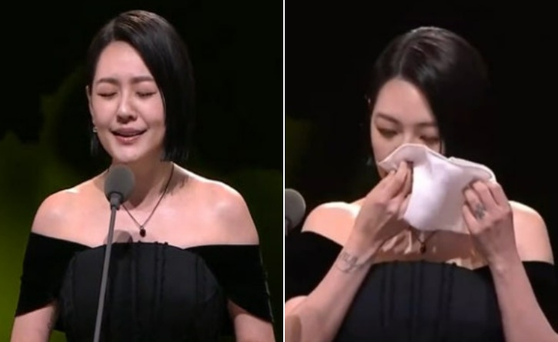 대만 인기 방송인이자 클론 출신 구준엽의 처제 쉬시디(한국명 서희제)가 지난 17일 열린 제60회 골든벨 시상식에 참석해 수상 소감을 말하고 있다. 사진 ET투데이 캡처