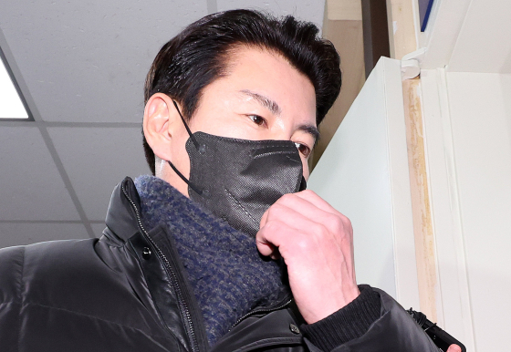 김신 대통령경호처 가족부장이 지난 1월 20일 오전 서울 서대문구 경찰 국가수사본부 특별수사단에 출석하고 있다. 김 부장은 지난 3일 고위공직자범죄수사처(공수처)와 경찰의 윤석열 대통령에 대한 1차 체포영장 집행 시도를 저지한 혐의를 받았다. 뉴스1