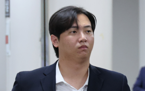 메이저리거 김하성 선수에게 거액을 뜯어낸 혐의를 받는 임혜동 전 야구선수가 지난해 7월 4일 구속영장 심사를 받기 위해 서울중앙지법에 출석하고 있다. 연합뉴스