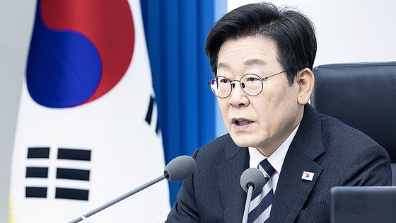  이재명 대통령이 23일 서울 용산 대통령실 청사에서 수석보좌관 회의를 주재하고 있다. 전민규 기자