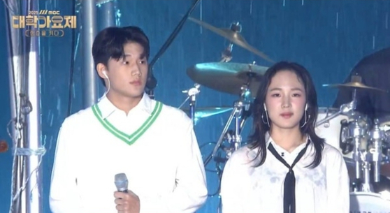 지난 26일 ‘2025 MBC 대학가요제-청춘을 켜다’에 가수 고(故) 신해철의 자녀들이 무대에 올랐다. 사진 MBC 대학가요제 캡처