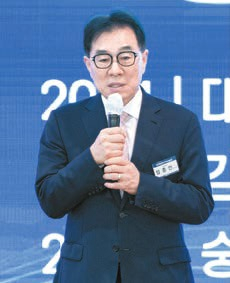  AI 위원회 초대위원장으로 위촉된 임종인 고려대 명예교수.