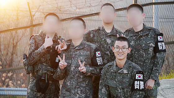 고(故) 김상현 이병의 생전 부대 생활 당시 모습. 김 이병은 간부와 선임들로부터 집단 괴롭힘을 당하다 지난 2022년 11월 28일 스스로 생을 마감했다. 사진 유족