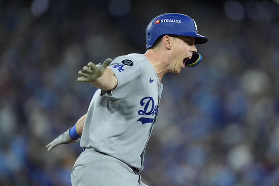 연장 11회 역전 결승 홈런을 때려낸 LA 다저스 포수 윌 스미스. AP=연합뉴스