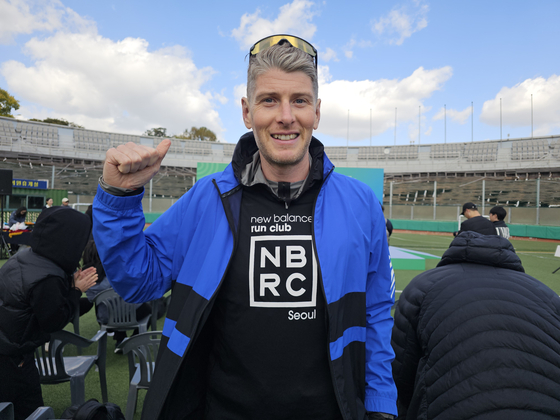 2025 JTBC 서울마라톤 마스터스 부문에서 우승한 로버트 허드슨. 김영주 기자