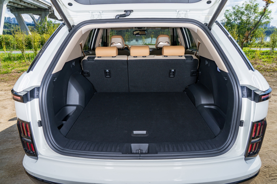 KGM 액티언 하이브리드 트렁크.