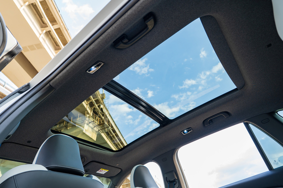 르노코리아 그랑 콜레오스 하이브리드 선루프.