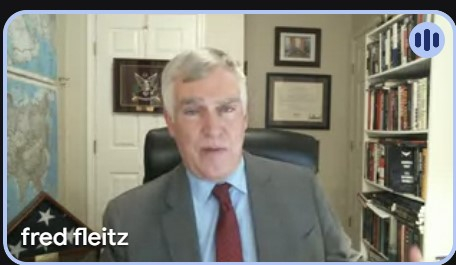 도널드 트럼프 미국 대통령의 측근으로 분류되는 프레드 플라이츠 미국우선주의정책연구소(AFPI) 부소장은 3일(현지시간) 미국 싱크탱크 한미연구소(ICAS)가 주최한 온라인 세미나에서 “트럼프 대통령은 만약 한국이 핵무기(nuclear weapons)를 원할 경우 이를 지지(support)한다는 입장”이라고 말했다. 워싱턴=강태화 특파원