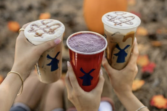 셀카 세대인 Z세대를 겨냥한 마케팅으로 효과를 본 더치브로스. [사진 인스타그램 캡처]