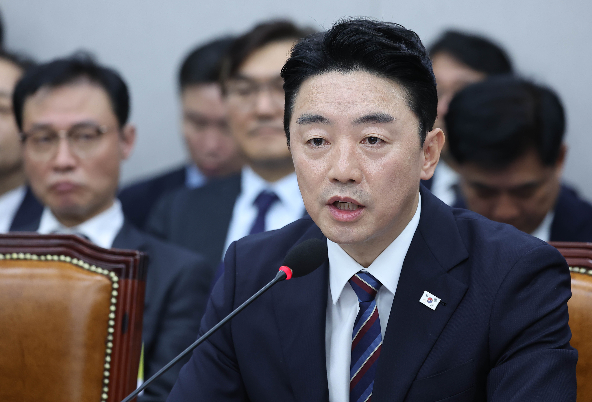 강훈식 대통령비서실장이 6일 국회에서 열린 국회 운영위원회의 대통령비서실, 국가안보처, 대통령경호처에 대한 국정감사에서 의원들 질의에 답하고 있다. 임현동 기자