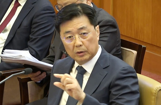 홍장원 전 국가정보원 제1차장이 지난 2월 20일 서울 종로구 헌법재판소 대심판정에서 열린 윤석열 대통령 탄핵심판 10차 변론에서 증인으로 출석해 발언하고 있다. 뉴스1