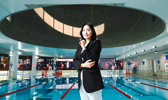 이보은 강원특별자치도청 수영감독이 12일 강원도 춘천시 반다비 수영장에서 중앙일보와 인터뷰했다. 우상조 기자