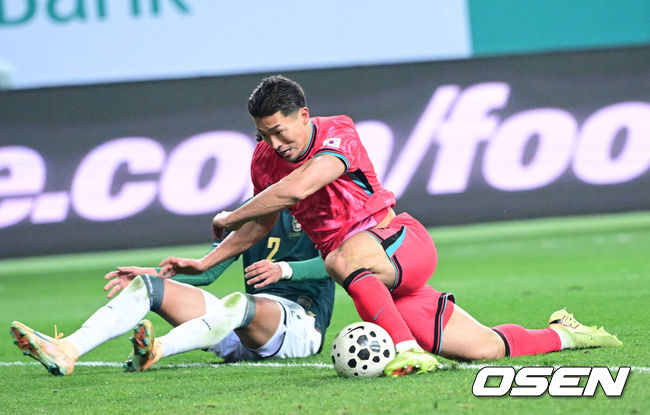 [OSEN=대전, 최규한 기자] 14일 오후 대전월드컵경기장에서 대한민국과 볼리비아의 축구 국가대표팀 평가전이 열렸다.홍명보호는 내년 6월 열리는 2026 국제축구협회(FIFA) 북중미월드컵을 앞두고 월드컵 남미 예선에서 7위를 거두며 플레이오프에 진출한볼리비아를 상대로 본선에서의 경쟁력을 시험할 기회를 갖는다.후반 한국 조규성이 팀 두번째 골을 작렬시키고 있다. 2025.11.14 / dreamer@osen.co.kr