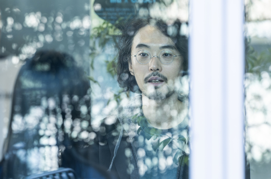 황유원 시인은 "시집이 출간됐으니 읽는 사람의 책"이라고 말했다. 그는 인터뷰 자리 역시 "독자와의 만남 같다"며 웃어보였다. 권혁재 사진전문기자