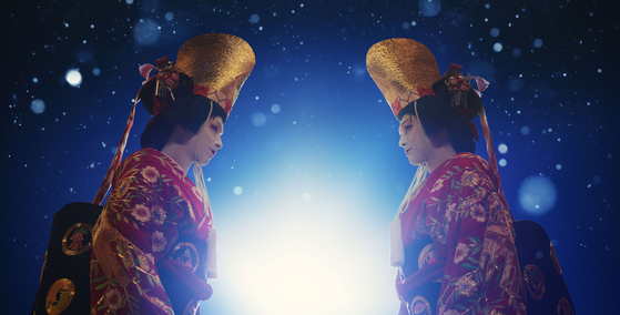 일본 영화 '국보'는 가부키 무대에서 여성 역할을 맡는 남자 배우, 온나가타의 삶과 예술혼을 그린 작품이다. 사진 NEW