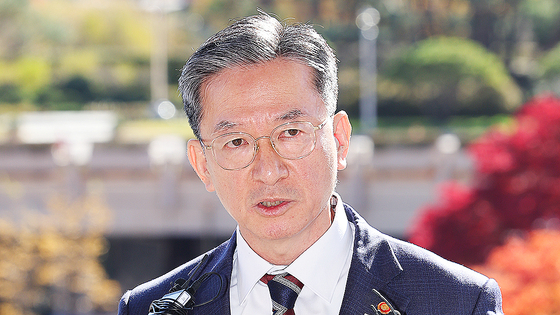 정성호 법무부장관은 지난 10일 출근길에 기자들과 만나 민사소송을 통해 대장동 일당의 범죄수익을 환수할 수 있다고 주장했다. 우상조 기자