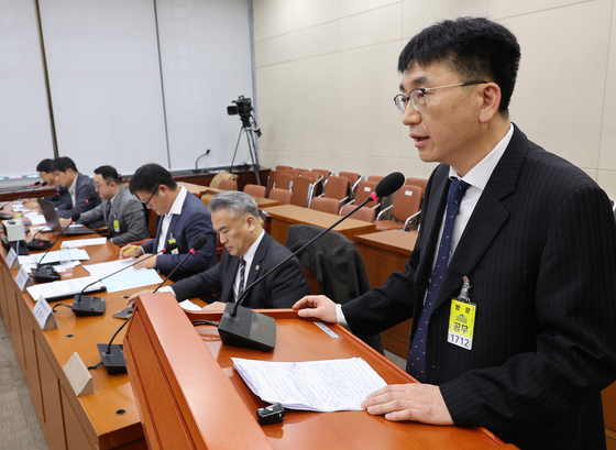 17일 서울 여의도 국회 보건복지위원회 전체회의에서 열린 지역의사 관련 법안에 대한 공청회에서 김유일 대한의학회 지역의료정책이사가 발언하고 있다. 연합뉴스