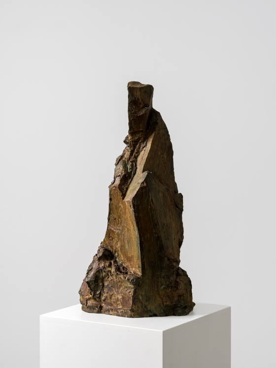정현, 무제, 1997, 브론즈, 56x27x20㎝. Edition of 3. [사진 PKM갤러리]