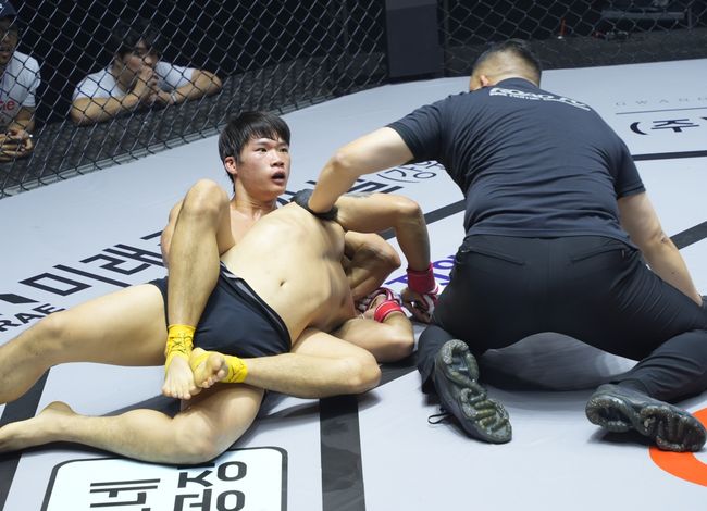 5연패였던 최영찬(21,로드FC군산)이3연승을 달리며 이제는4연승을 노리고 있다. / 로드FC