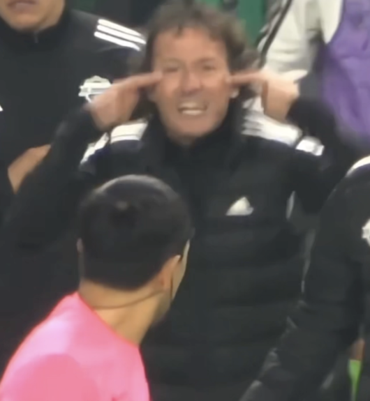 [사진] 타노스 코치, 논란이 되고 있는 장면 / 한국프로축구심판협의회 영상 캡처