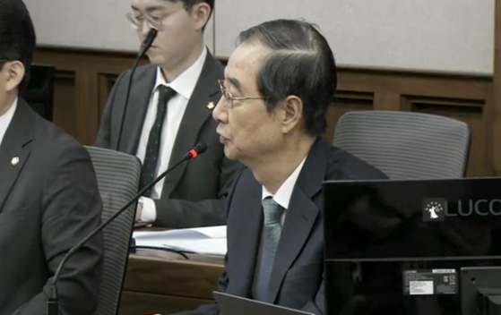 한덕수 전 국무총리. 사진은 지난 10월 13일 서울 서초구 서울중앙지법에서 내란 우두머리 방조 혐의 등 2차 공판에서 발언하는 모습. 뉴스1