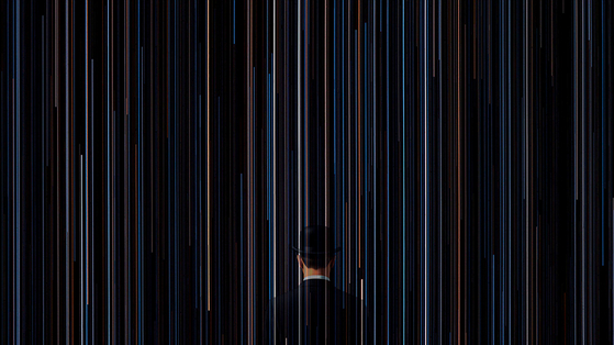 Humanbarcode #02, 2023. 별의 궤적과 르네마그리트의 작품 '중절모 쓴 남자'를 콜라주 기법으로 합성했다. 주기중 사진작가