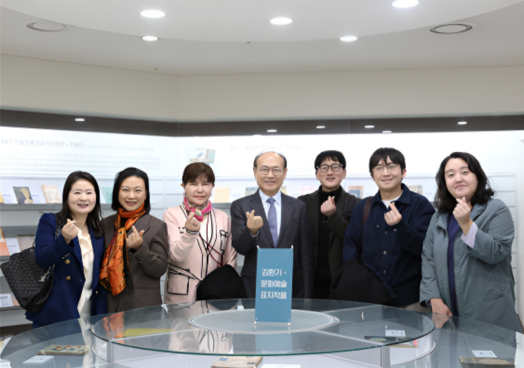 ▲왼쪽부터 손정민 부회장(쿨트라 대표·발행인), 오상옥 부회장(골프저널 대표·발행인), 강소영 학회장, 백동민 협회장, 조규헌 학술위원장, 이종현 학술위원[제공=글로벌문화콘텐츠학회]