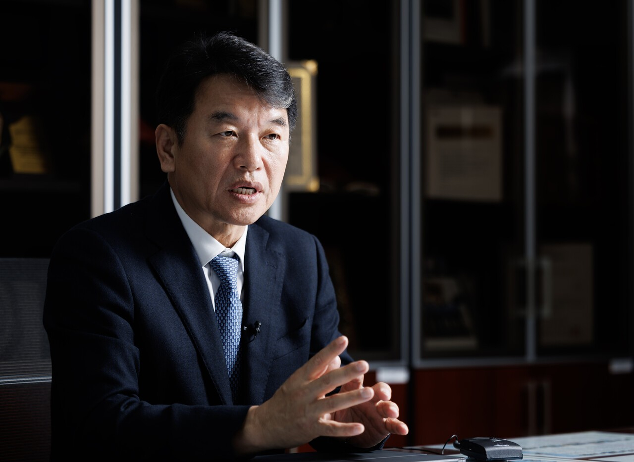 문진석 더불어민주당 원내운영수석부대표는 지난 4일 인터뷰에서 “내년 1월까지는 관세 협상 후속 법안이라든가 APEC을 지원하는 법안들을 통과시키는 데 주력할 생각”이라고 말했다. 김정훈 기자